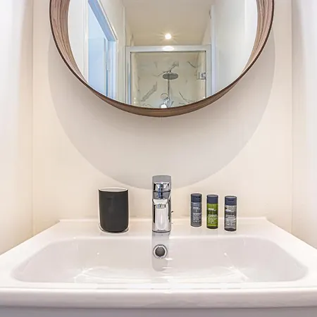 - Centre Gare Apartment *
