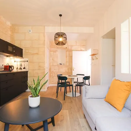 - Centre Gare Apartment *