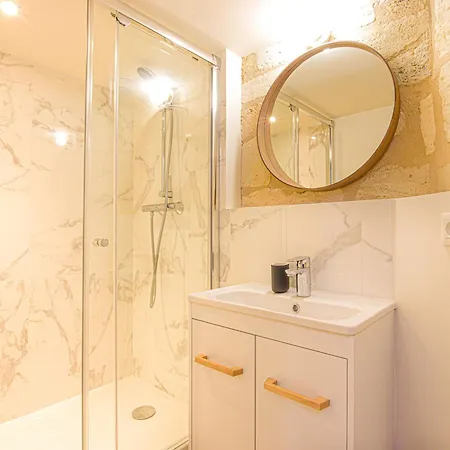 - Centre Gare Apartment