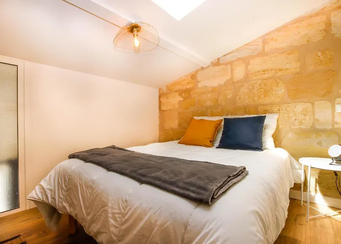 Magnifiques - Face A La Gare *