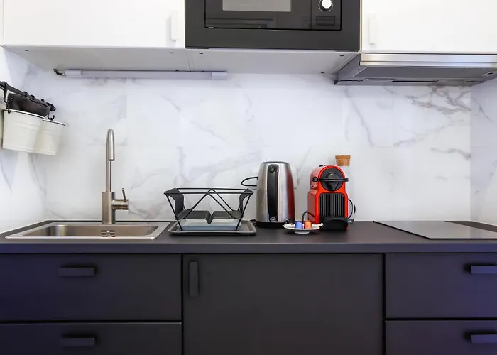 Magnifiques - Face A La Gare *