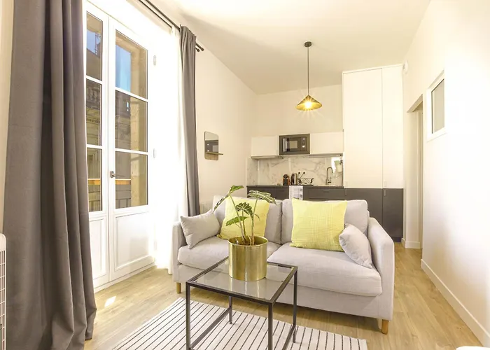 Magnifiques - Face A La Gare Burdeos