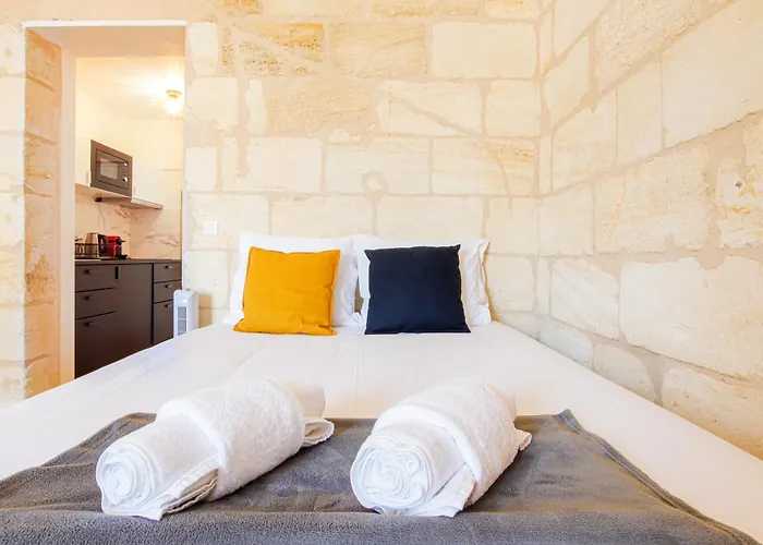 Magnifiques - Face A La Gare *