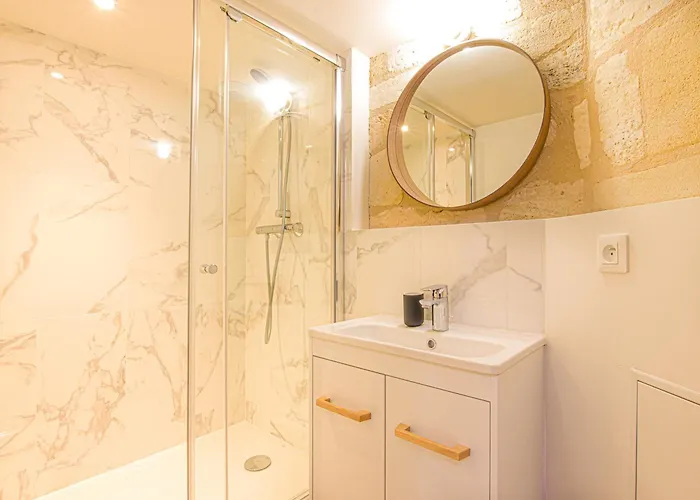 Magnifiques - Face A La Gare Apartment