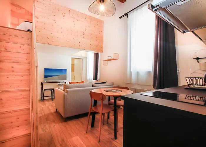 Magnifiques - Face A La Gare Apartment