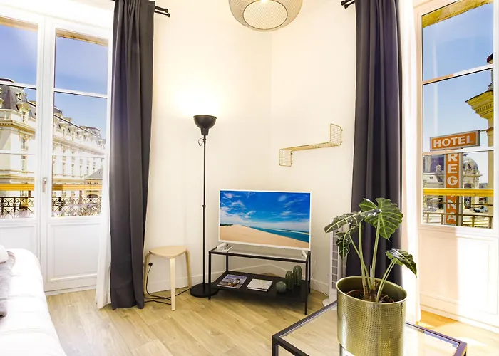 Magnifiques - Face A La Gare Burdeos